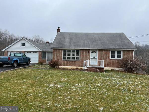 38 SUNSET HILL RD, Boyertown, PA 19512