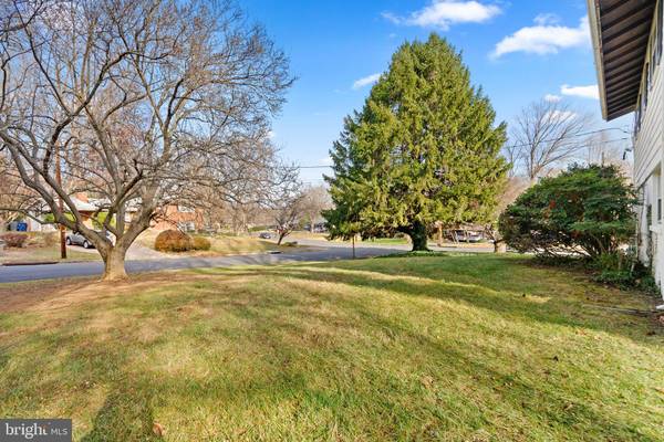 Annandale, VA 22003,6830 MURRAY LN