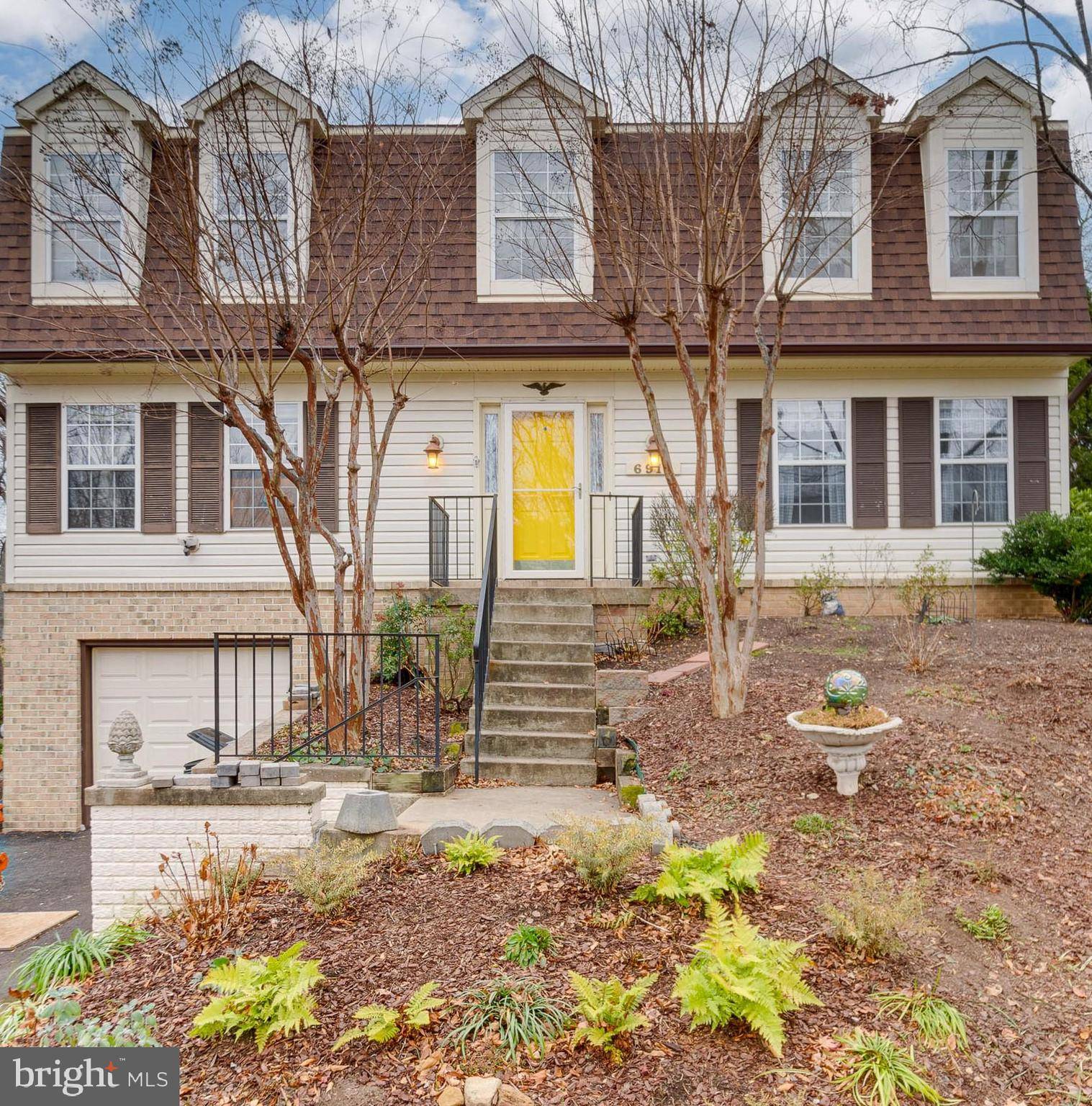 6913 SAINT ANNES AVE, Lanham, MD 20706