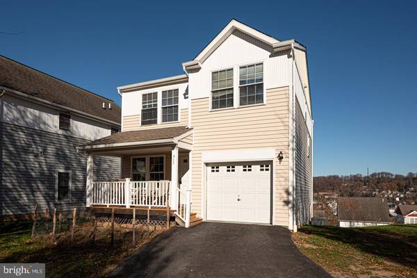 413 COMMUNITY LN, Coatesville, PA 19320