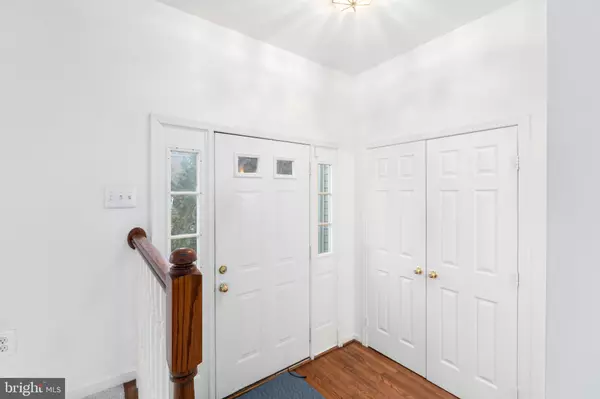 Alexandria, VA 22315,5622 GLENWOOD MEWS DR