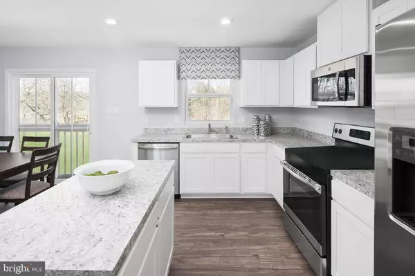 Beverly, NJ 08010,9 F. CAPELLA ST