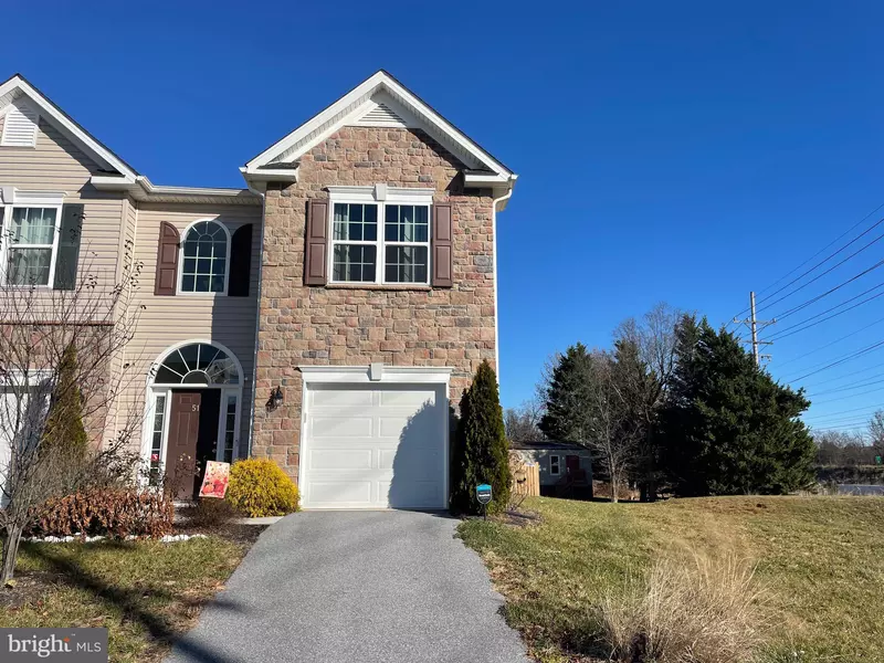 51 POLYGON PL., Falling Waters, WV 25419