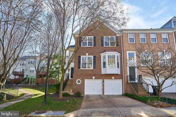 9349 DEER GLEN CT, Fairfax, VA 22031