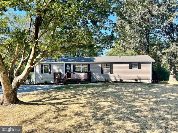 204 CHESTNUT LEVEL LN, Hague, VA 22469