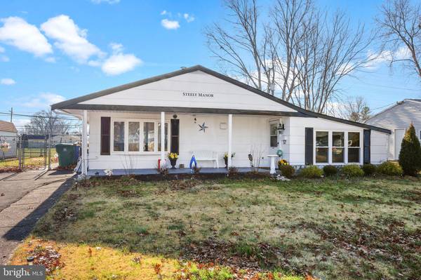 32 GUN RD, Levittown, PA 19057