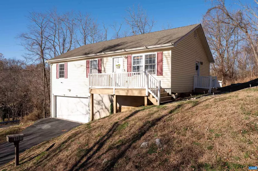 1401 STUART ST, Staunton, VA 24401