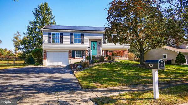 25 LAMP POST LN, Somerdale, NJ 08083