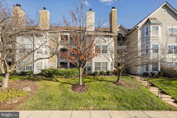 5624 WILLOUGHBY NEWTON DR #32, Centreville, VA 20120