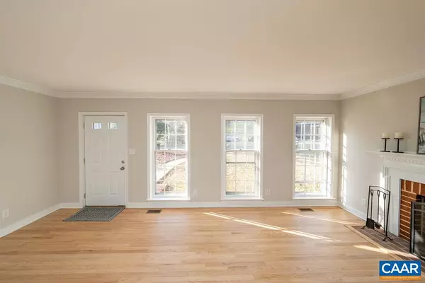 Charlottesville, VA 22901,521 WOODMONT DR