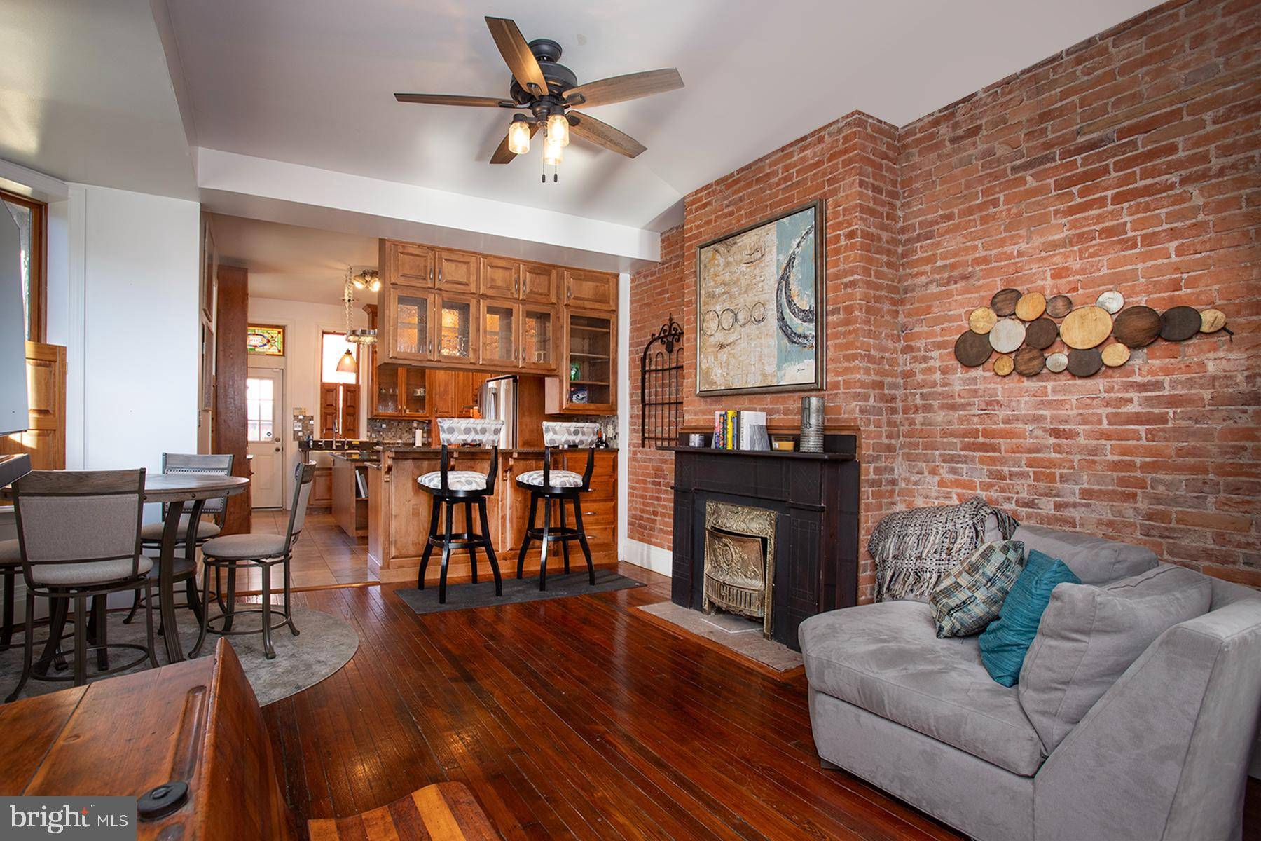 Harrisburg, PA 17102,208 REILY ST