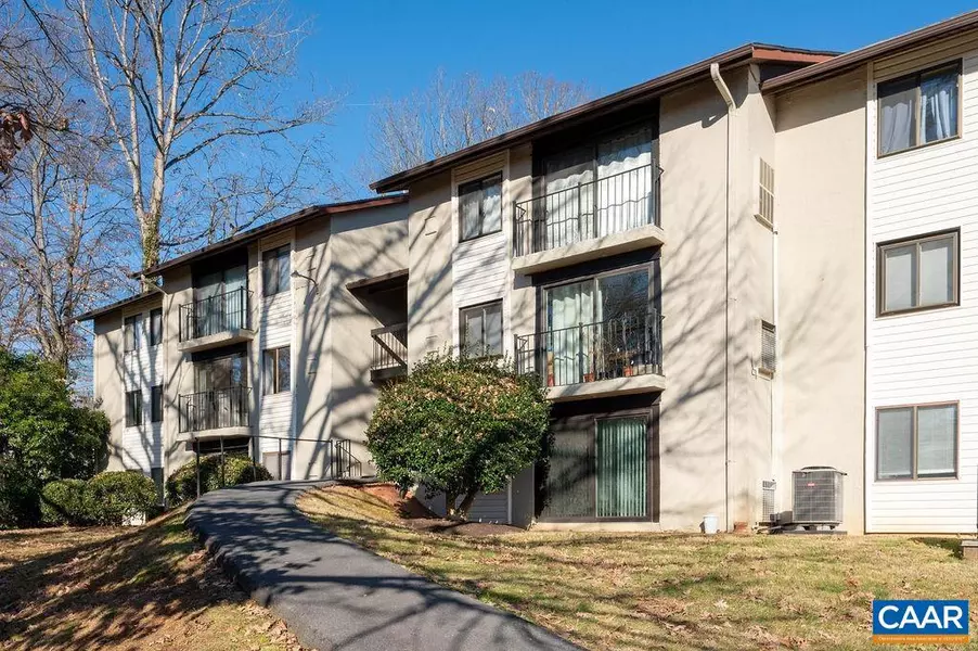 5 SPRING CT, Charlottesville, VA 22901