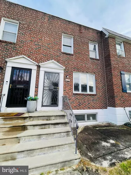 6137 N WARNOCK ST, Philadelphia, PA 19141