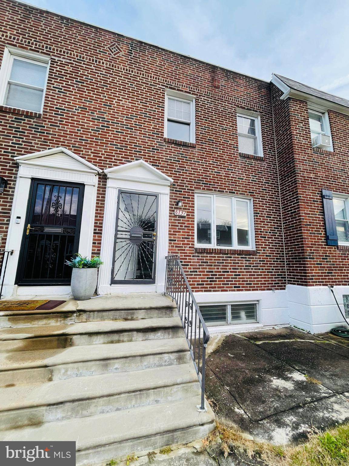 Philadelphia, PA 19141,6137 N WARNOCK ST