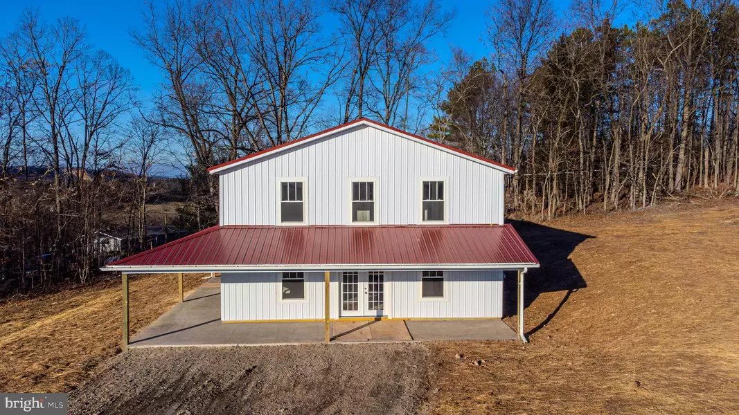 253 DOUGLAS LN, Berkeley Springs, WV 25411