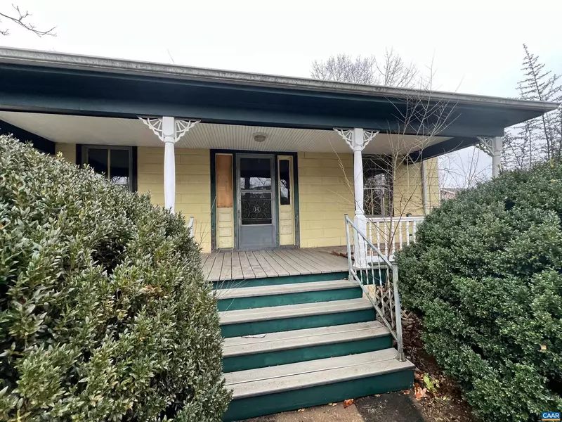 5926 RAILROAD AVE, Crozet, VA 22932