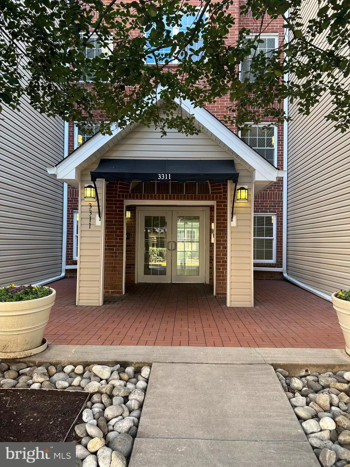 Alexandria, VA 22302,3311 WYNDHAM CIR #2198