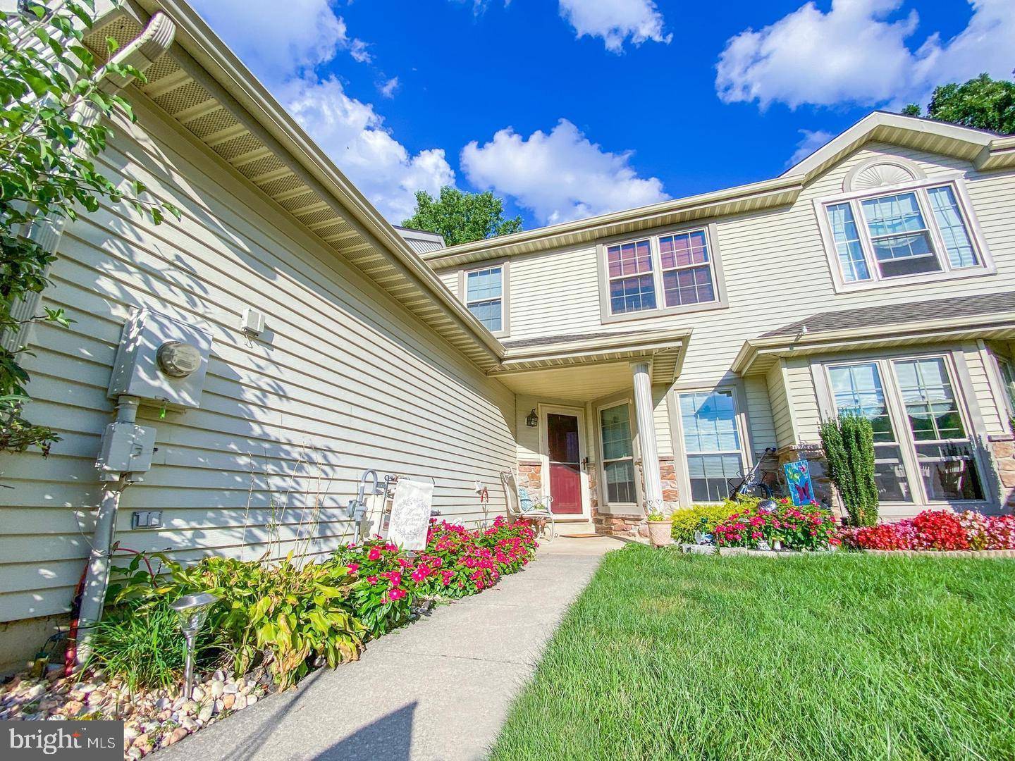 15 FOX MEADOW CIR, Sicklerville, NJ 08081