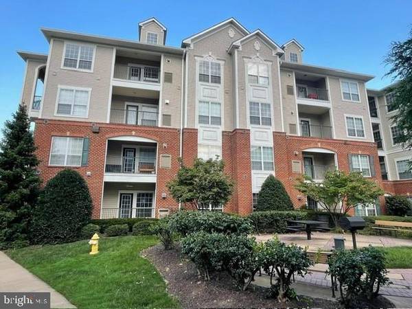 4850 EISENHOWER AVE #113, Alexandria, VA 22304