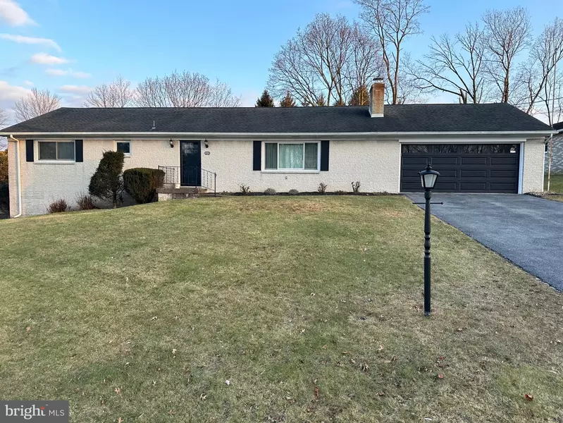 610 SUNSET DR, Dillsburg, PA 17019