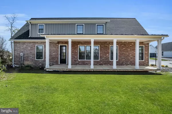 130 CADDIS CROSSING, Boiling Springs, PA 17007