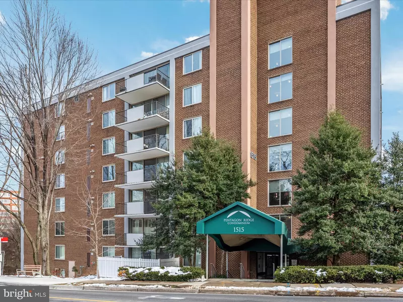 1515 S ARLINGTON RIDGE RD #203, Arlington, VA 22202