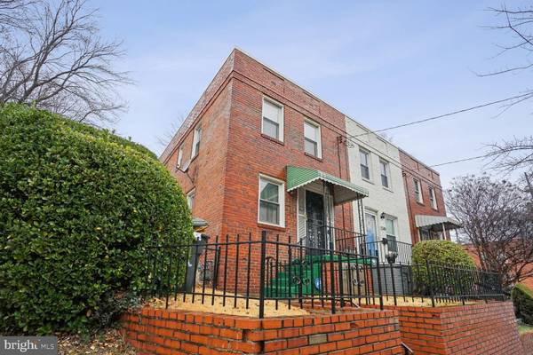 2246 SOUTHERN AVE SE, Washington, DC 20020