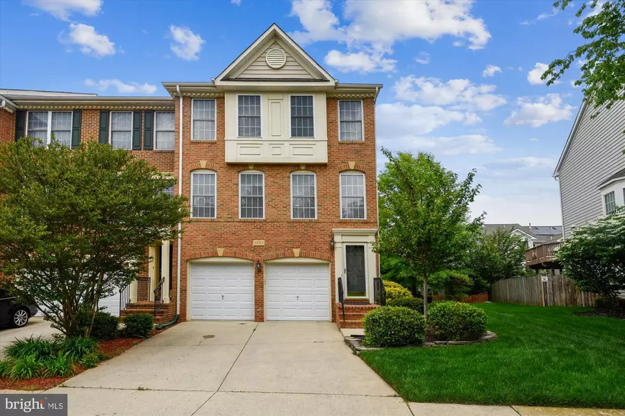 3957 ROYAL LYTHAM DR, Fairfax, VA 22033