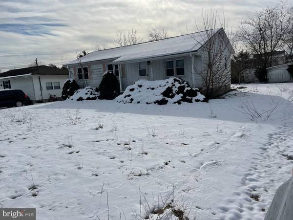 2521 E OAK RD, Vineland, NJ 08361