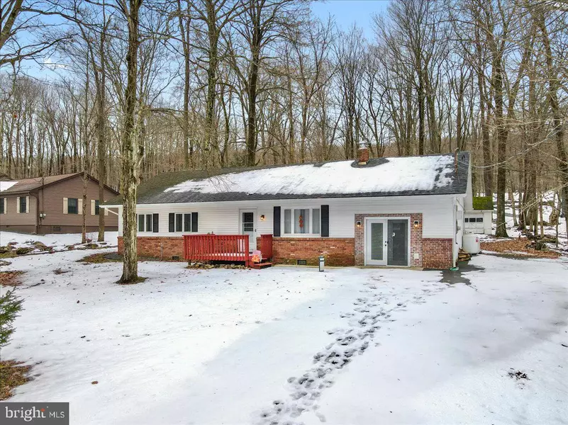 1509 LOCUST LN, Pocono Lake, PA 18347