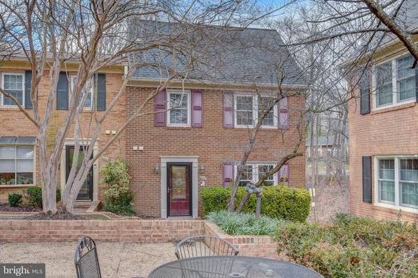 688 N ARMISTEAD ST, Alexandria, VA 22312