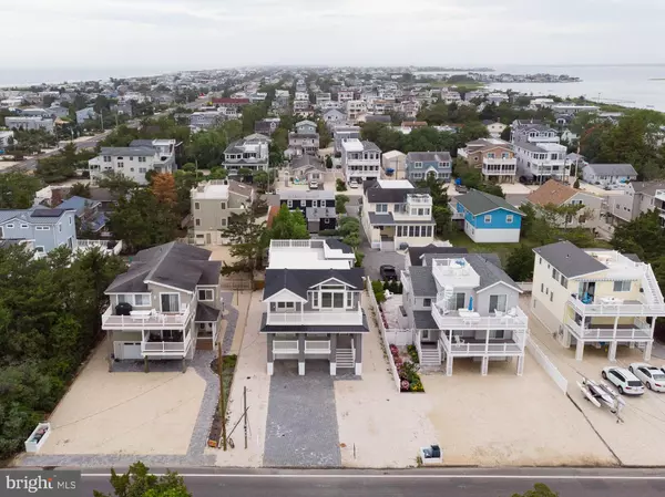 Barnegat Light, NJ 08006,6 W 20TH ST