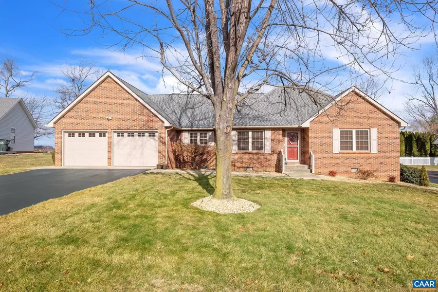 50 MALLORY CIR, Fishersville, VA 22939