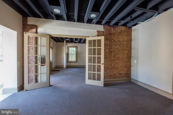 Doylestown, PA 18901,140 S MAIN ST