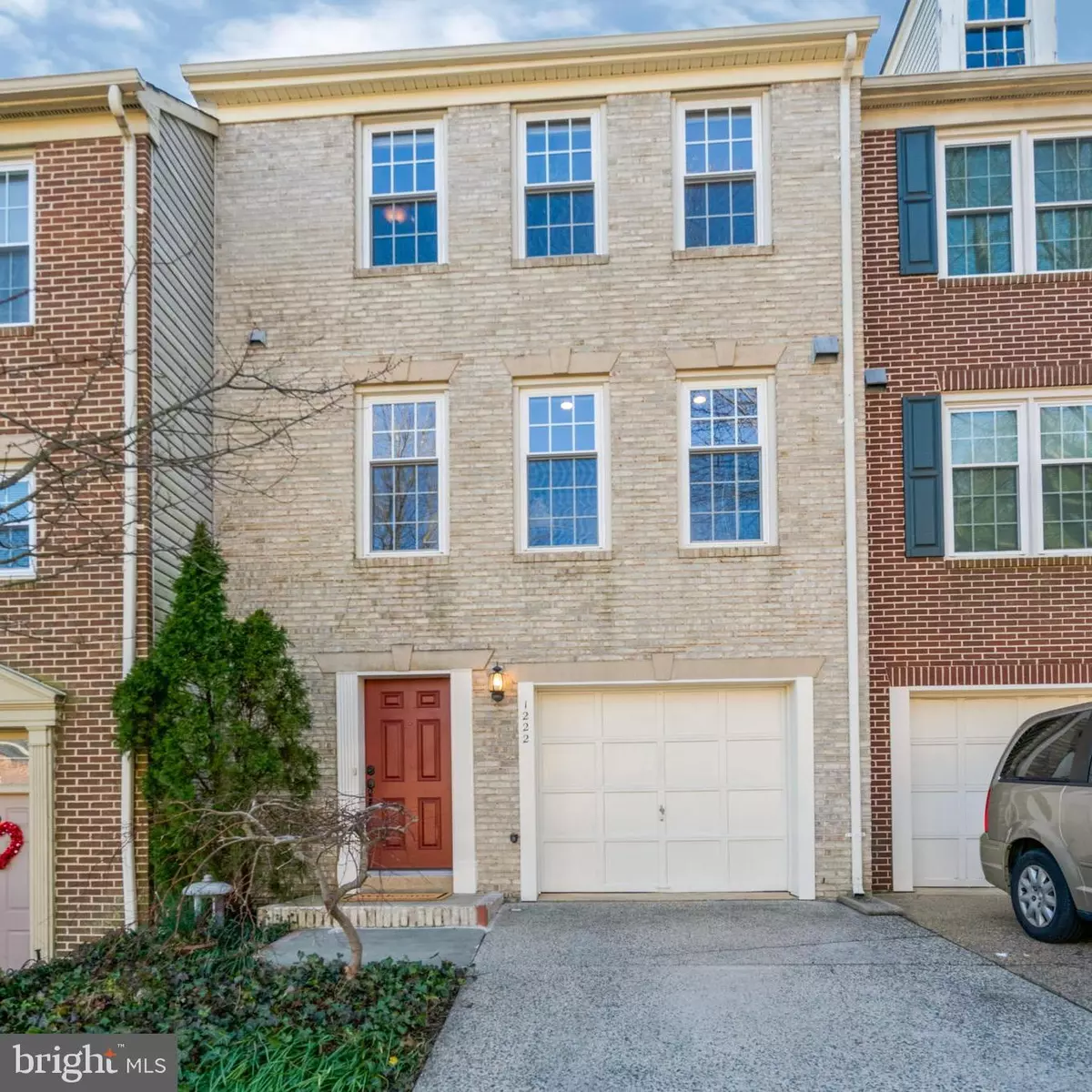 Alexandria, VA 22314,1222 QUAKER HILL DR