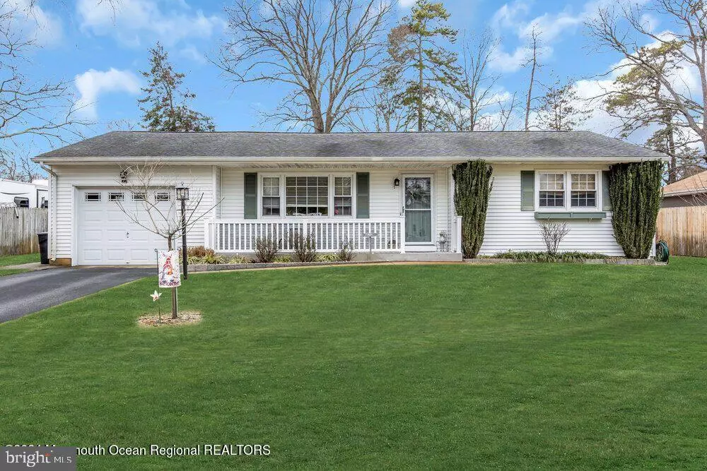 Forked River, NJ 08731,328 RIVIERA DR
