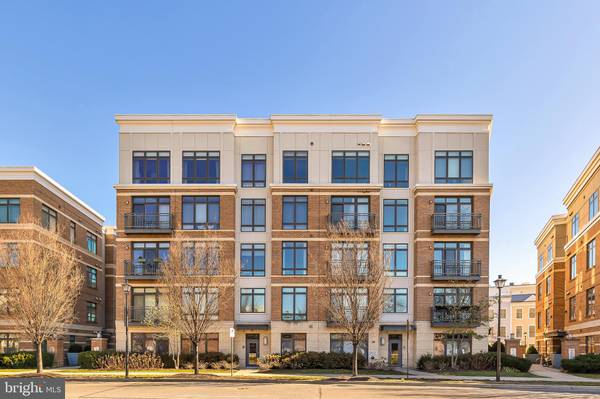 915 N PATRICK ST #102, Alexandria, VA 22314