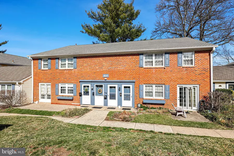 908 YARDLEY CMNS, Yardley, PA 19067