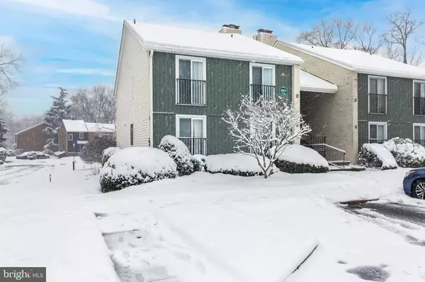 2 E CLOSE, Moorestown, NJ 08057