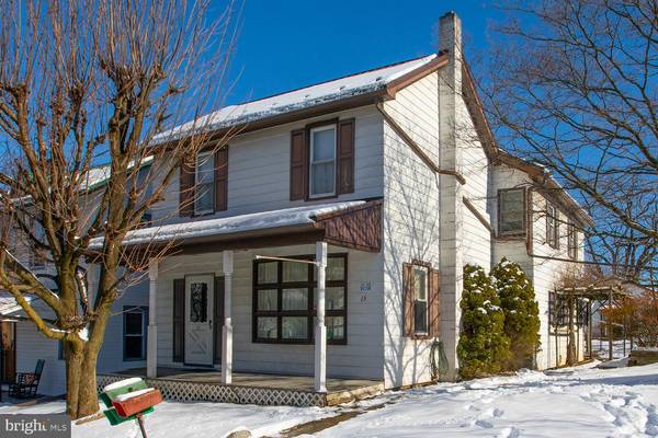 15 BARCLAY ST, Mertztown, PA 19539