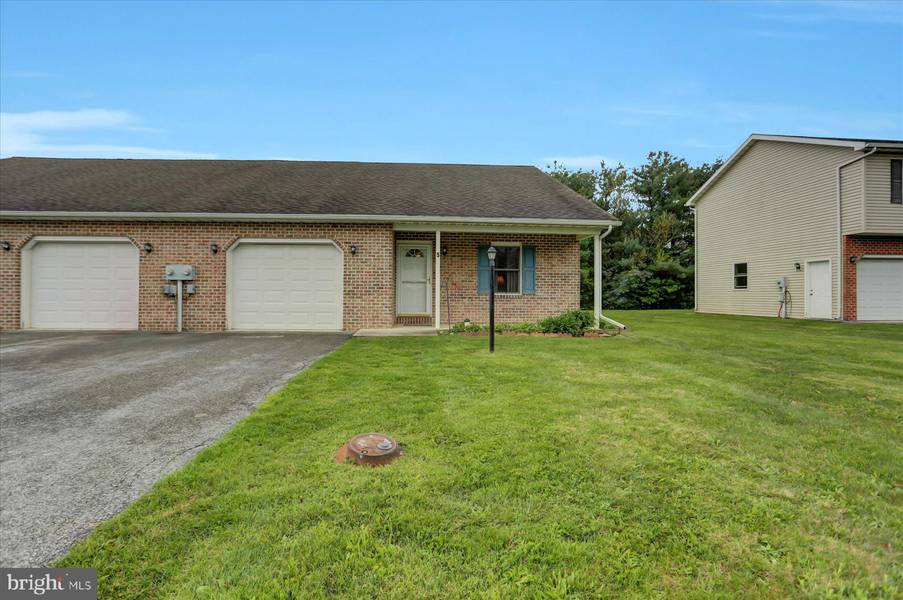 5 LARCH DR, Shippensburg, PA 17257