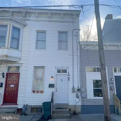 228 CHESTNUT ST, York, PA 17403