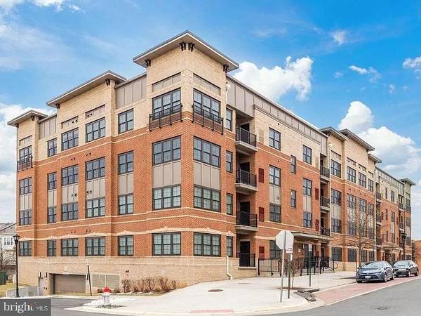 9521 BASTILLE ST #401, Fairfax, VA 22031