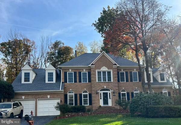 11190 LONGWOOD GROVE DR, Reston, VA 20194