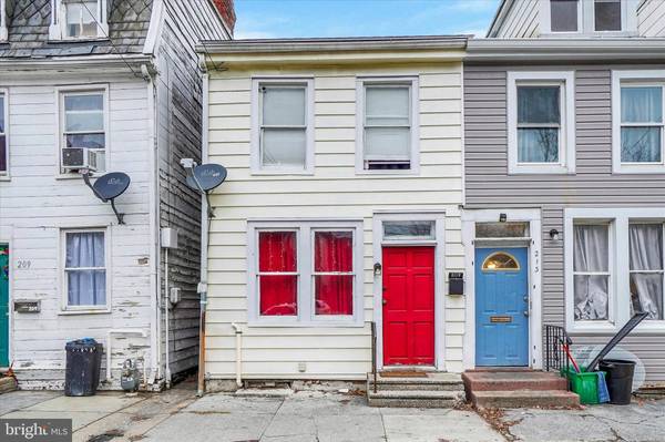 211 E PHILADELPHIA ST, York, PA 17403