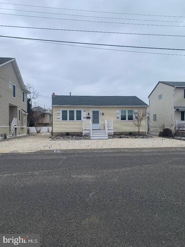 249 S 2ND ST, Surf City, NJ 08008