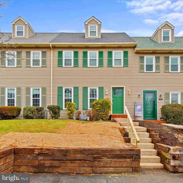 425 DEERFIELD DR, Mount Joy, PA 17552