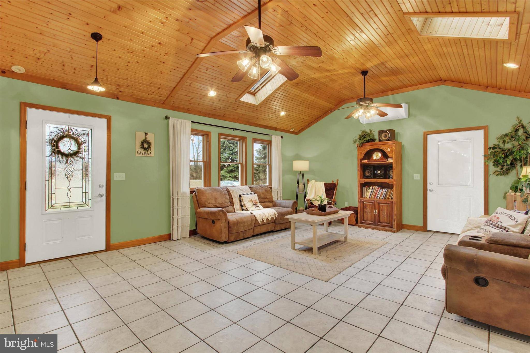 Chambersburg, PA 17201,1021 PINE STUMP RD