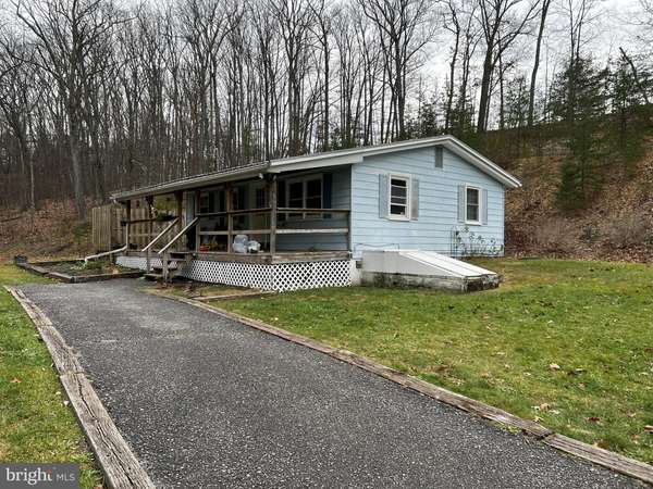 1066 SAND MINE RD, Berkeley Springs, WV 25411