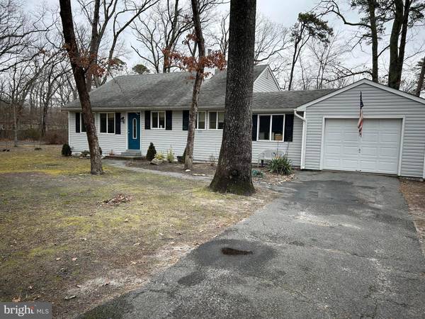 6 HOLLY AVE, Browns Mills, NJ 08015